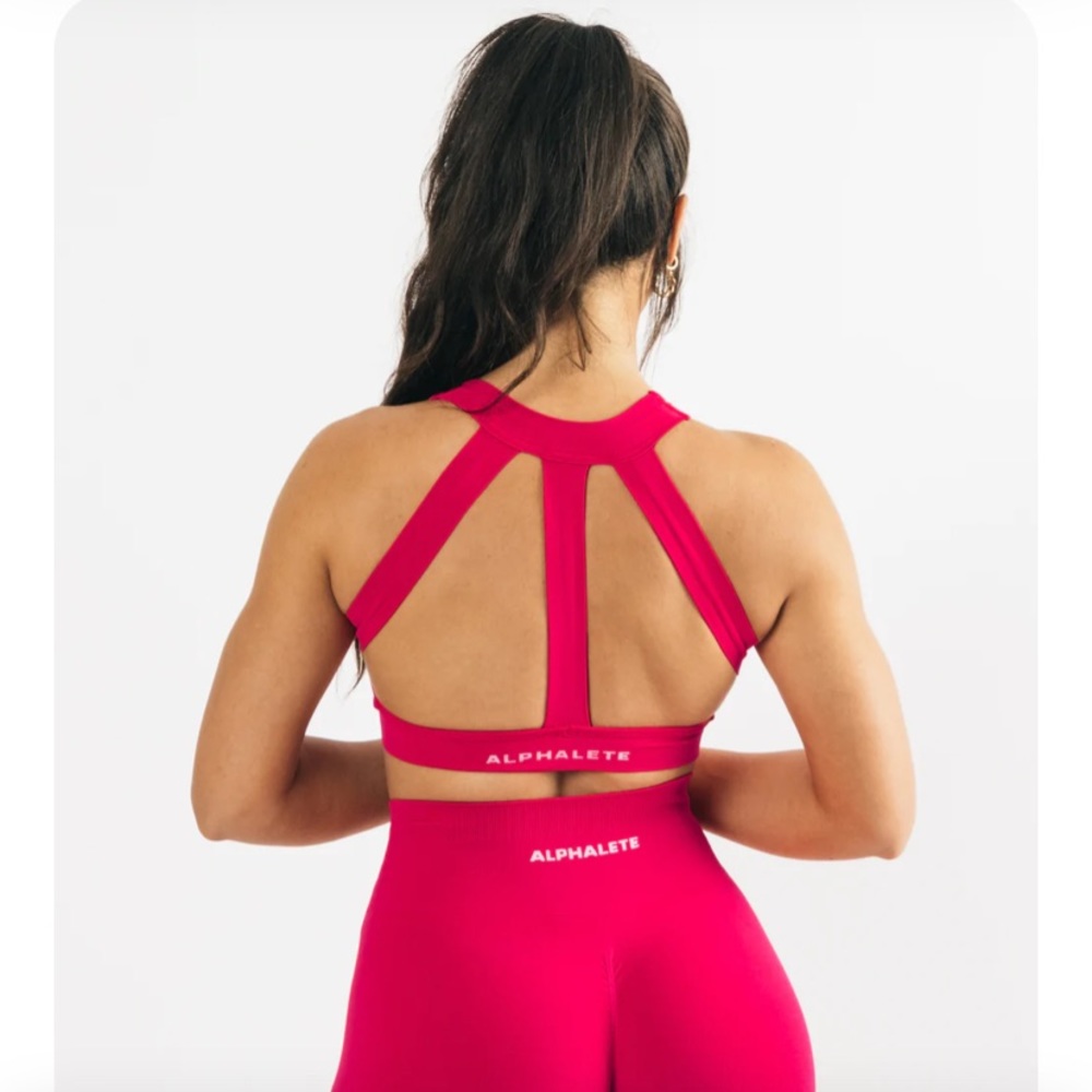 Alphalete sports bra